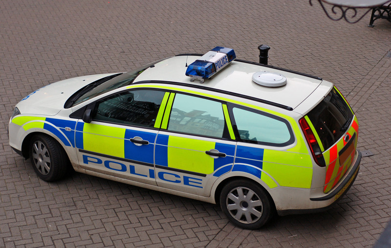 polic car on hunt